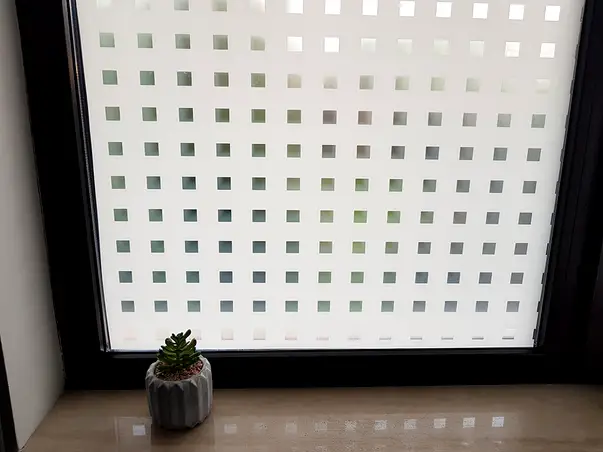 folie geam decorativa patrate transparente