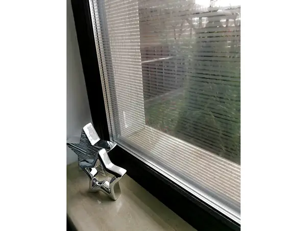 folie geam dungi gri inguste rudy