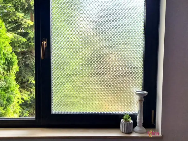 folie geam intimitate sablare cu patrate translucide