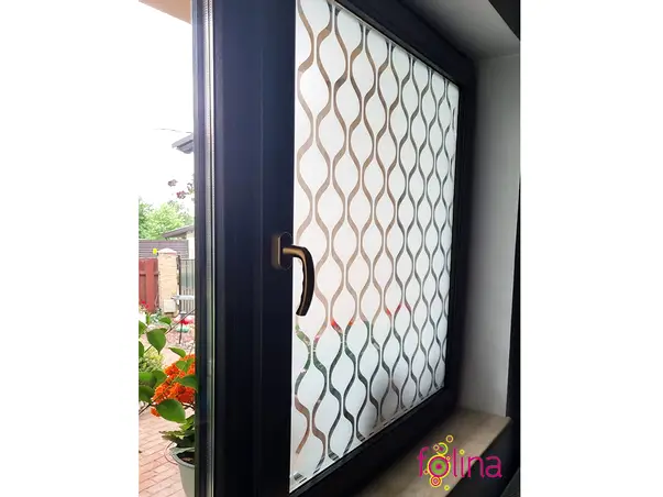 folie geam sablare decorativa cu model geometric alb