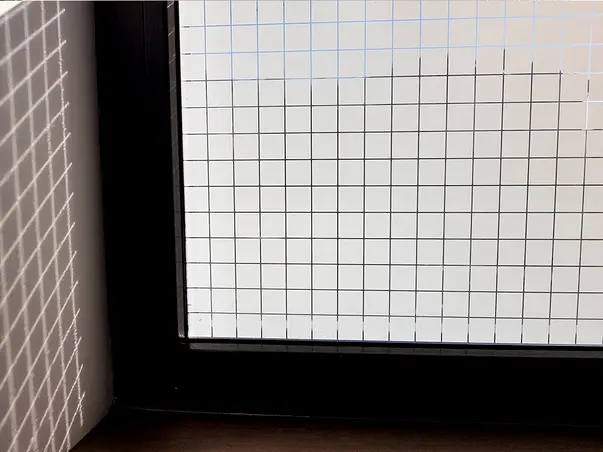 folie geam sablare patrate albe