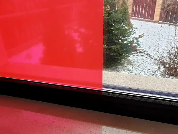 folie geam transparenta rosie