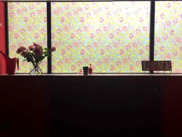 folie geam vitraliu galben folina