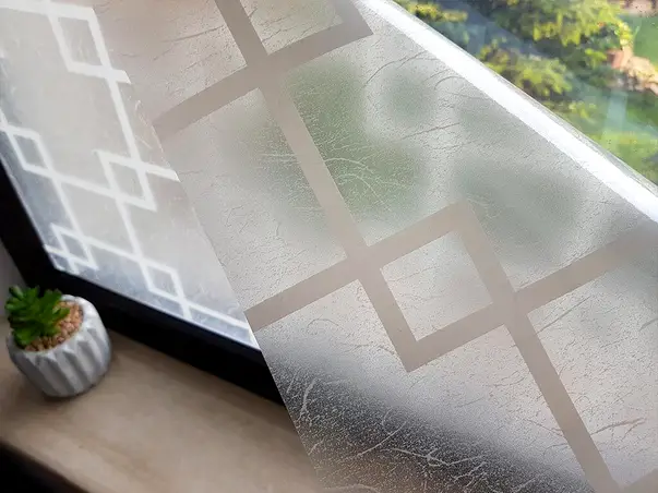 folie intimitate geam patrate albe