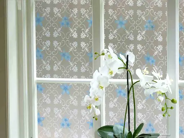 folie sablare decorativa flori albastre