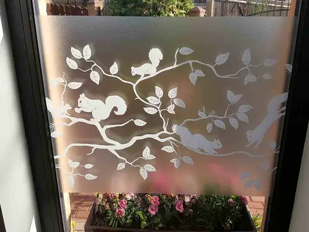 folie sablare decorativa tip bordura veverite