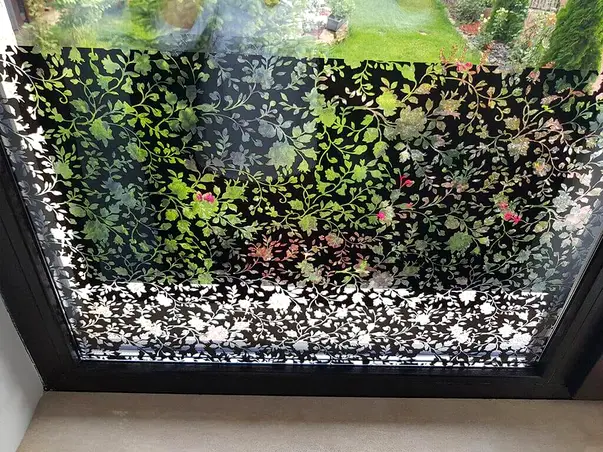 folie sablare model floral negru blossom