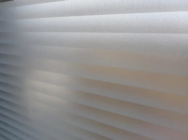 folie sablare model jaluzele albe