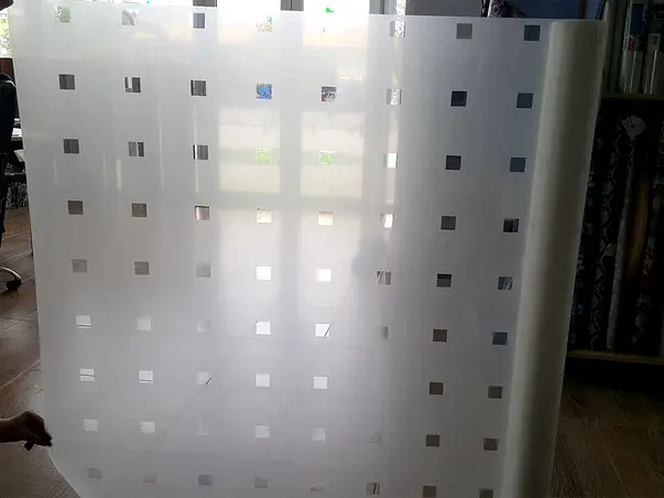 folie sablare sticla alba cu patrate