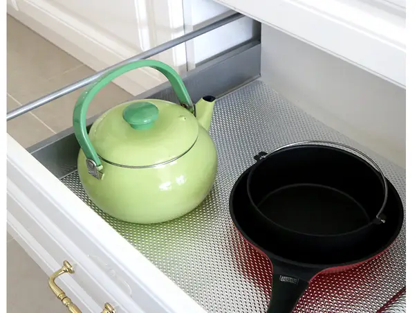 folie sertar antiderapanta argintie