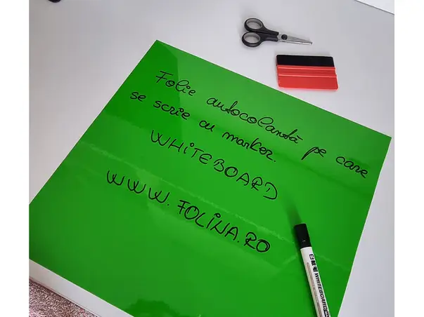 folie tabla de scris cu marker aslan verde