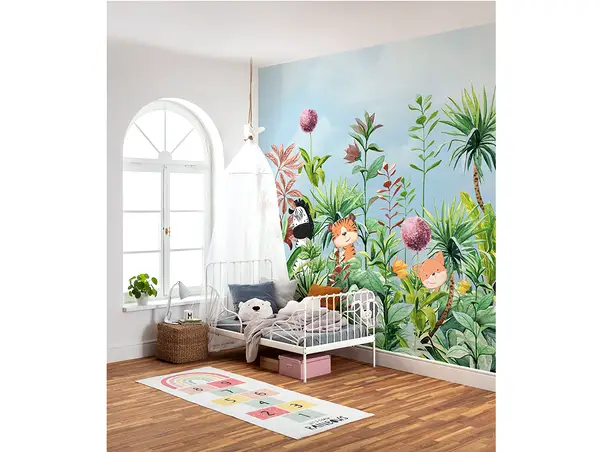 fototapet camera copii cu animale printre plante verzi