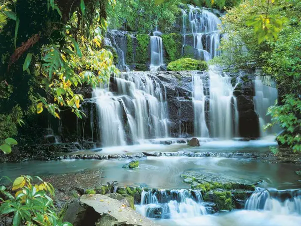 fototapetj cascada pura kaunui falls