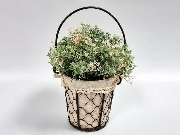 galetusa decorativa cu plante artificiale verzi pastel