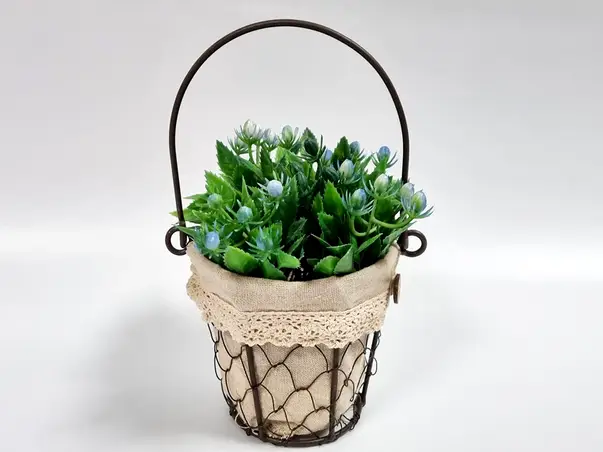 galetusa decorativa cu plante artificiale verzi si albastre