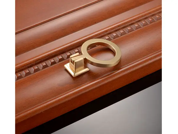 inel tragator pentru mobila cerc auriu mat