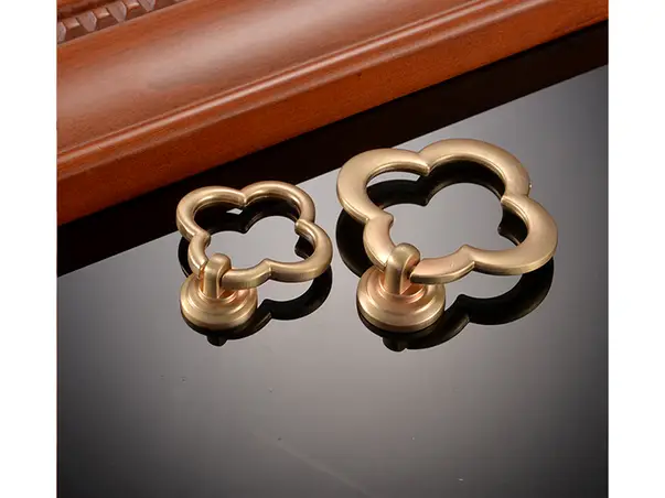 inel tragator pentru sertare auriu mat