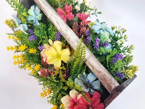 ladita decorativa cu flori artificiale colorate folina