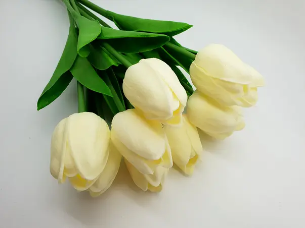 lalele artificiale albe