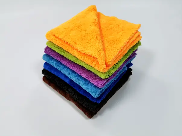laveta din microfibra stergere uscare praf 1