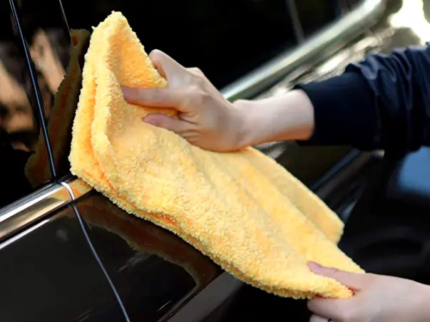 laveta din microfibra stergere uscare praf 7