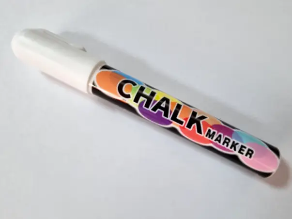 maker tabla cu creta lichida