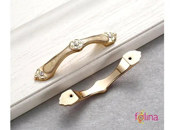 maner mobila auriu cu cristale