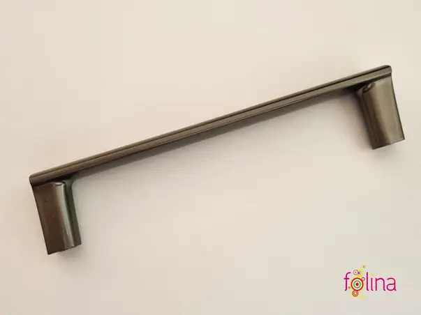 maner mobila dormitor model elegant gri cu dunga aurie