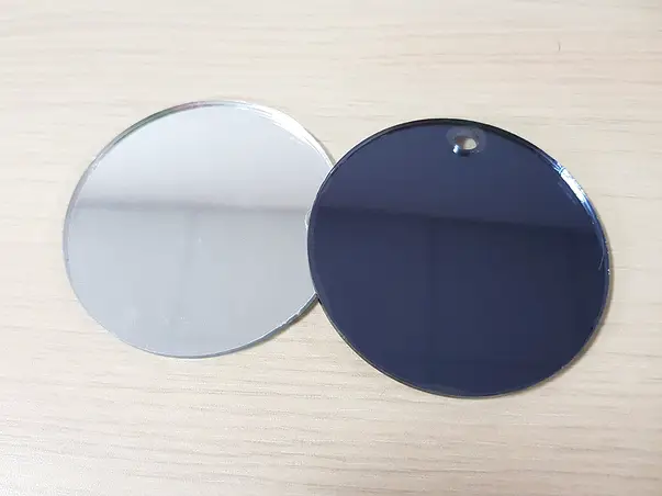 oglinda acrilica argintie si fumurie