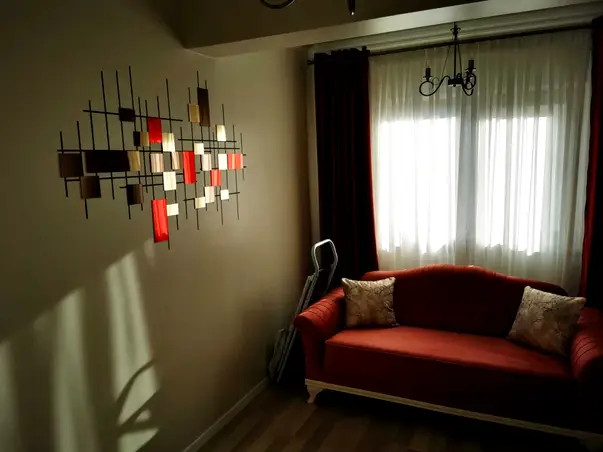 oglinda rosie perete