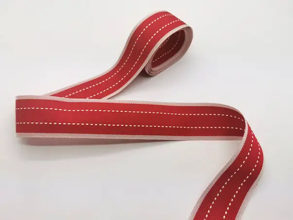 panglica decorativa rosie