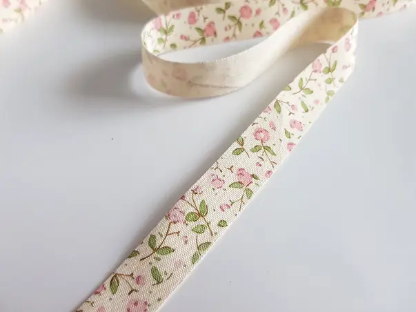 panglica textila flori roz