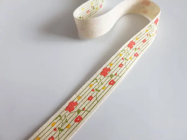 panglica textila model floral