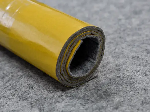 pasla autoadeziva fetru autoadeziv culoare gri deschis pentru protec ie suprafe e 2