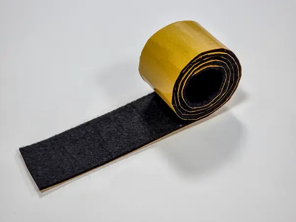 pasla autoadeziva fetru autoadeziv culoare neagra pentru protec ie suprafe e 5