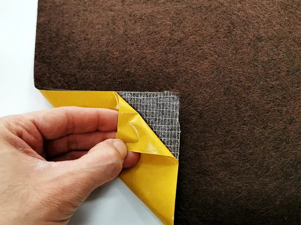 pasla de 3mm autoadeziva maro 1