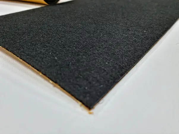 pasla de 3mm autoadeziva neagra 2