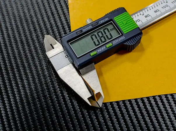 piele artificiala embosata carbon 3d textura suport microfibra cu adeziv 138cm s1