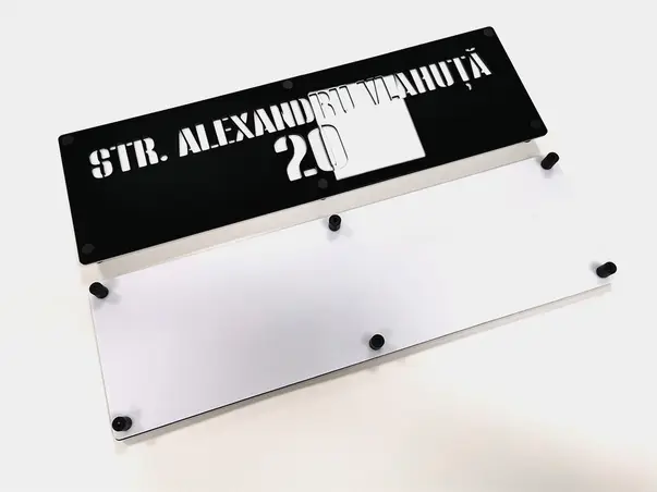 placuta adresa 3d din acril alb si negru 2