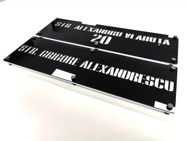 placuta adresa 3d din acril alb si negru 3