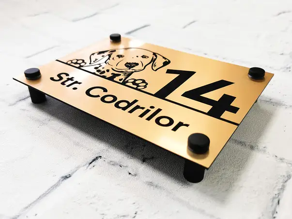 placuta adresa model caine dalmatian din bond argintiu sau auriu s01