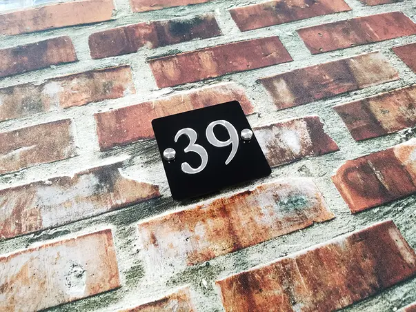 placuta adresa model cu cifre patrat v1