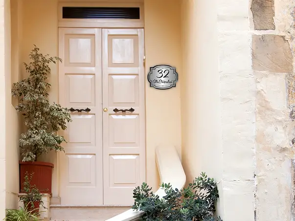 placuta adresa model elegant 5