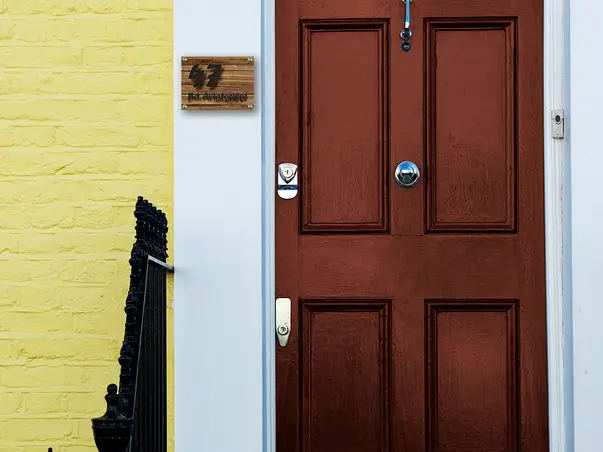 placuta adresa model lemn 1