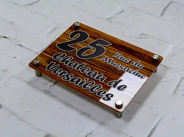 placuta adresa model lemn 5