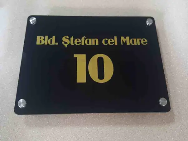 placuta adresa text auriu 20 25 cm