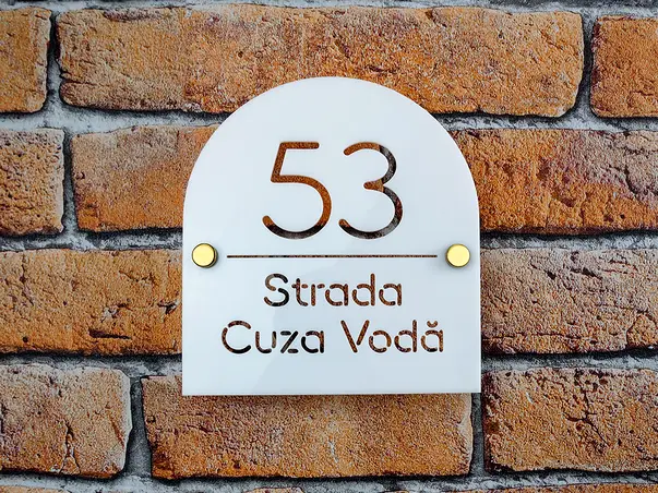 placuta numar si adresa casa din plexiglass cu text personalizat prin decupare s05