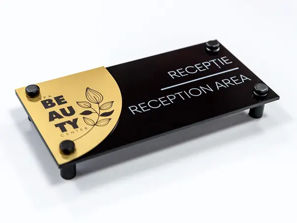 placuta personalizata cu print uv pentru birouri spatii comerciale firme institutii s05