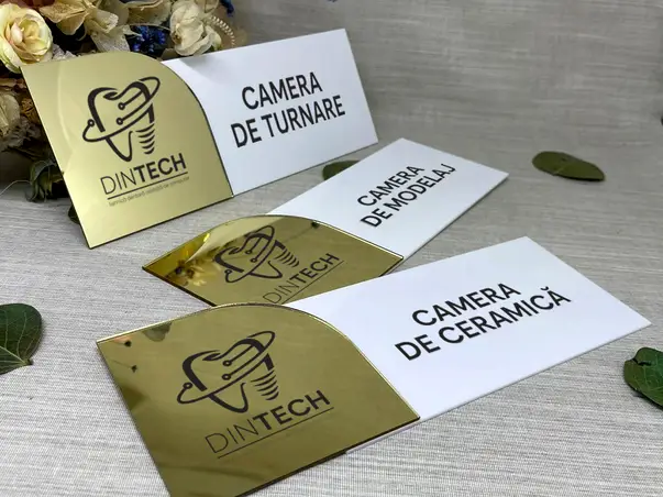 placuta personalizata eleganta cu oglinda acrilica print uv firme s00