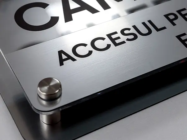 placuta personalizata logo text adresa firma ta print uv s8